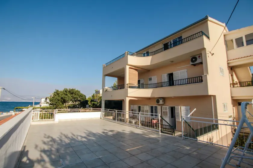 Apartment Arbanija 1122a - Image 1