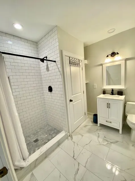 Everything you need! Steps to Beach-Margate-Restaurants-Stores -Sleeps 4 guests - Image 1
