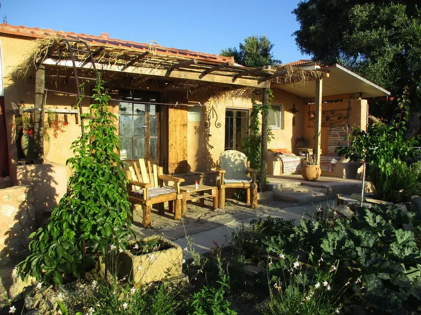 Goatshed, a Romantic Cottage .Sleeps 3.( 2 Ideal )Walk to  long sandy beach. - Image 1