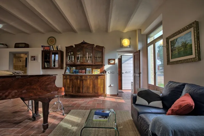 Large historic villa with pool, panoramic views surrounded by greenery - Image 1