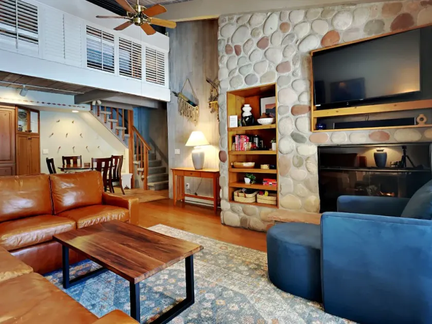 Timber Deluxe Ski-in / ski-out ett sovrum plus Loft Condo - Image 1