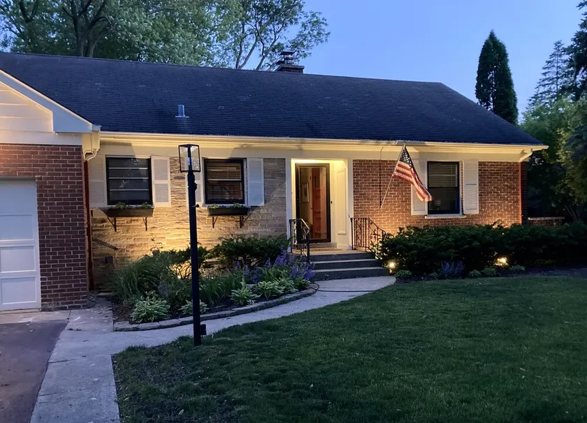 Charming, light-filled 5br Wilmette home - Image 1