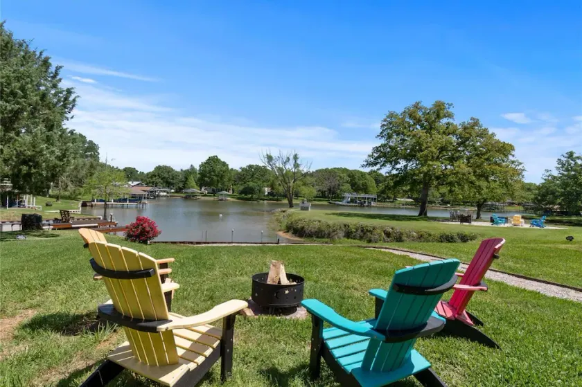 Cedar Creek Lakeside Rental — Getaway with Kayak, Fishing, & Fire Pit! - Image 1