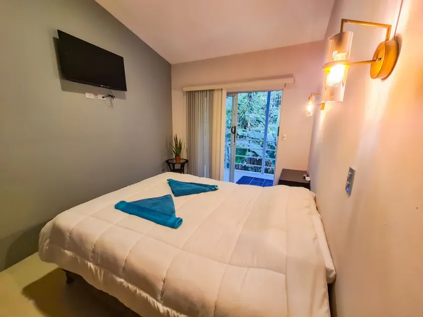 Full House With Jacuzzi 5 Minutes From the Beach - Image 1