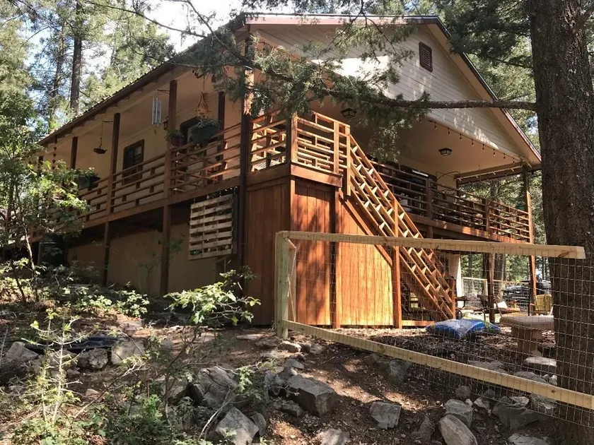 Shep's Artist Retreat & \"Bunkhouse\" - Image 1