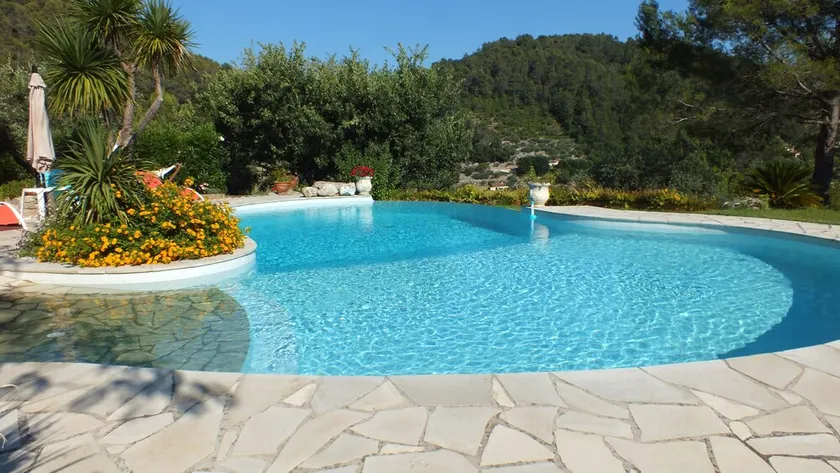 In a quiet villa surrounded by nature, a very nice independent apartment - Image 1