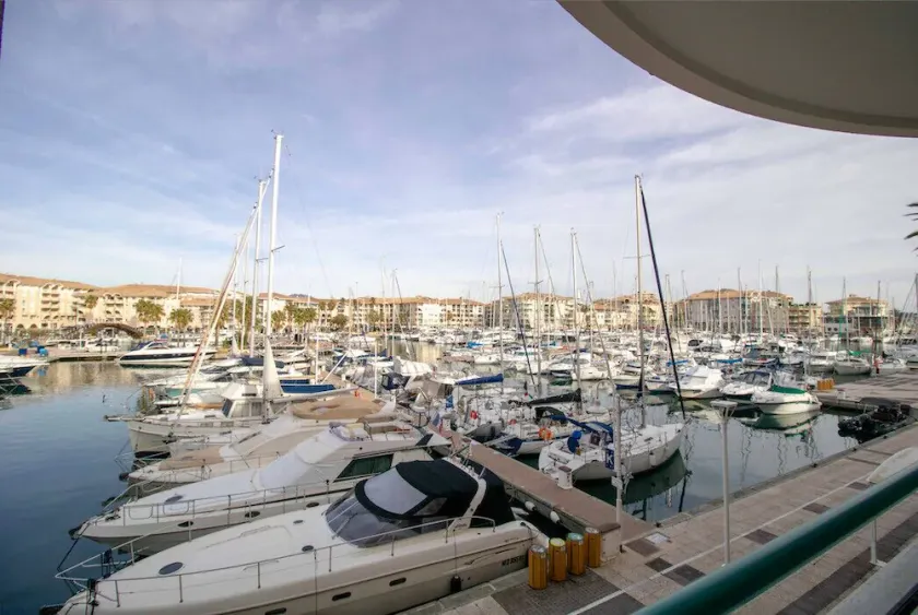 Apartment With Balcony And View On The Port - Image 1