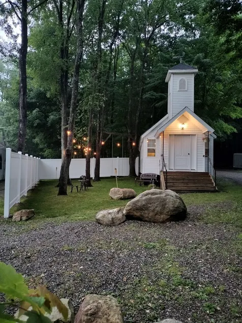  Tiny Chapel: A Romantic & Tranquil Retreat for Getaways & Lasting Memories. - Image 1