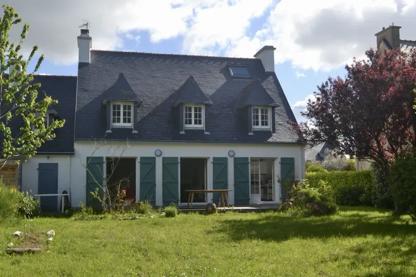 Maison Familiale en Bord de Plage - Image 1