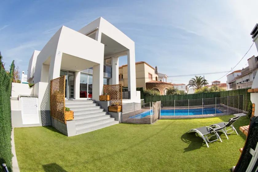 Schöne Designervilla für Familien ca. 250 m vom Strand entfernt und sehr - Image 1