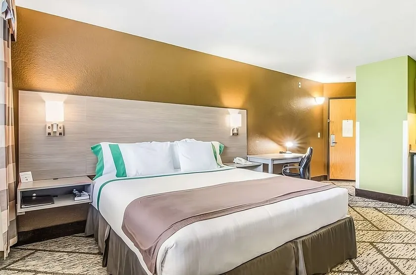 Discover Historic Poulsbo! Kitchenette, Free Onsite Parking - Image 1