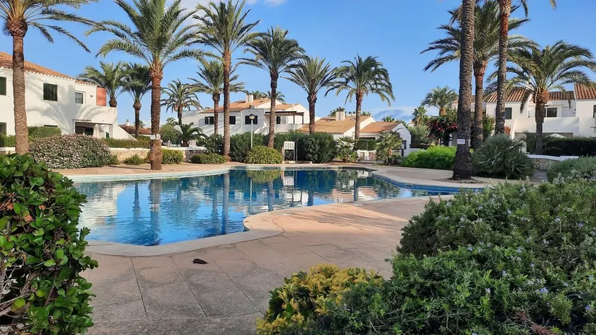 BEAUTIFUL APARTMENTS TWO MINUTES FROM THE BEACH WITH SWIMMING POOL AND WIFI - Image 1