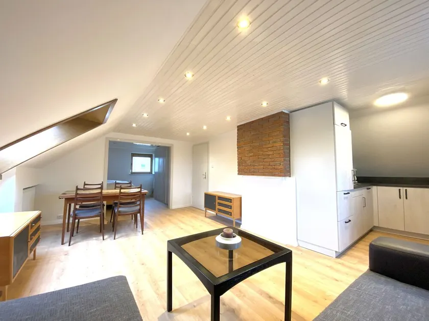 Beautiful top floor apartment with loft character - Image 1