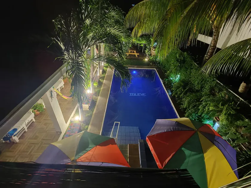 Traditional Colonial House, in private community 5 minutes from the Beachminutes - Image 1