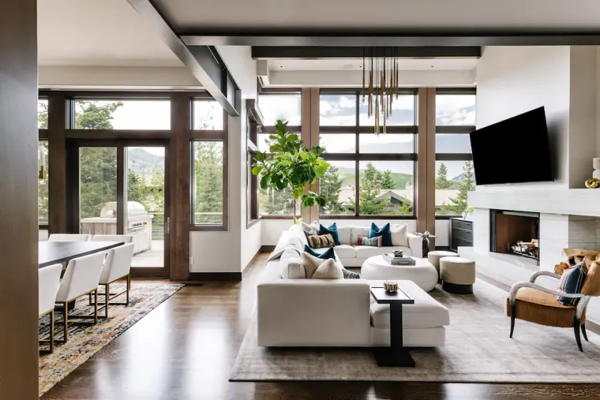 Stunning 6-Bedroom Chalet in Heart of Park City - Image 1