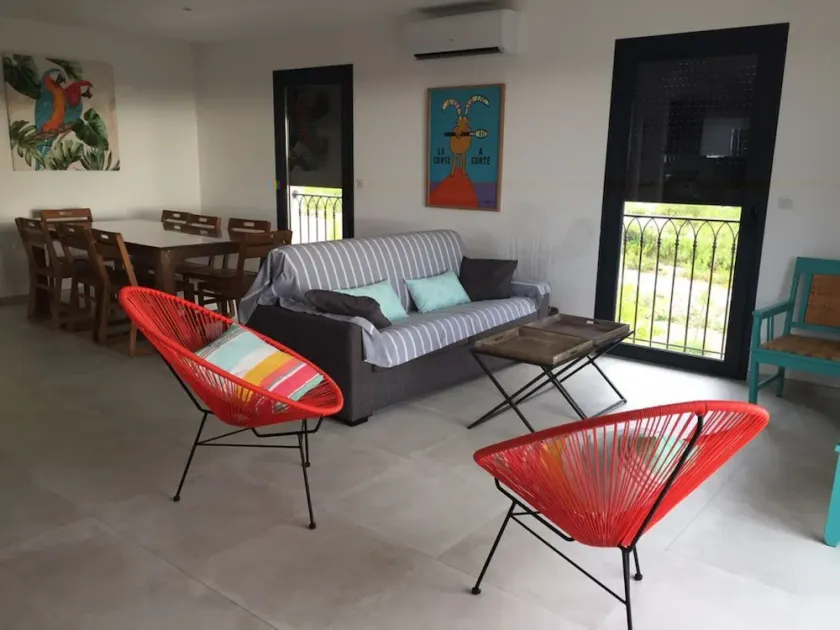 Comfortable 3-bedroom villa 500 metres from LOZARI beach - Image 1
