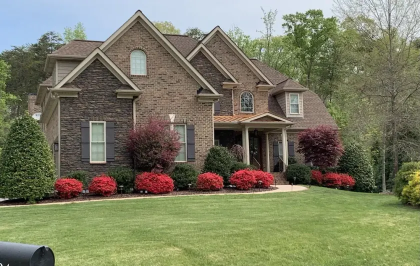 Luxury Home with Office and Man Cave-Ideal for Families, Couples & Market Guests - Image 1