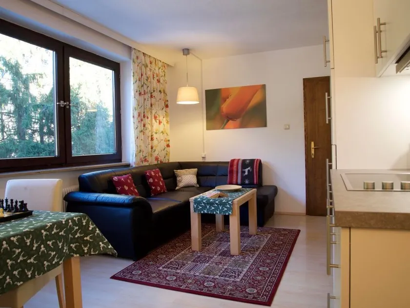Ruhiges Appartement mit 1 Schlafzimmer und Balkon - Patricia, Haus - Image 1