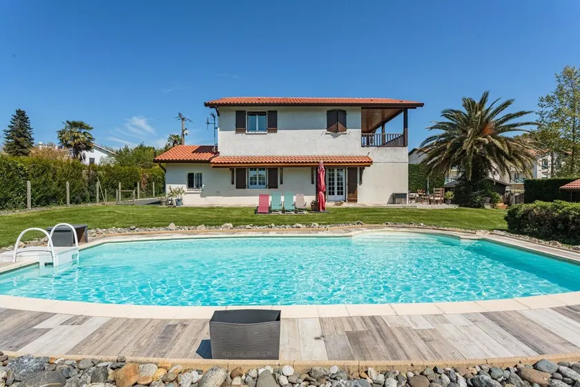 Maison Urt - Charmante maison avec piscine - Image 1