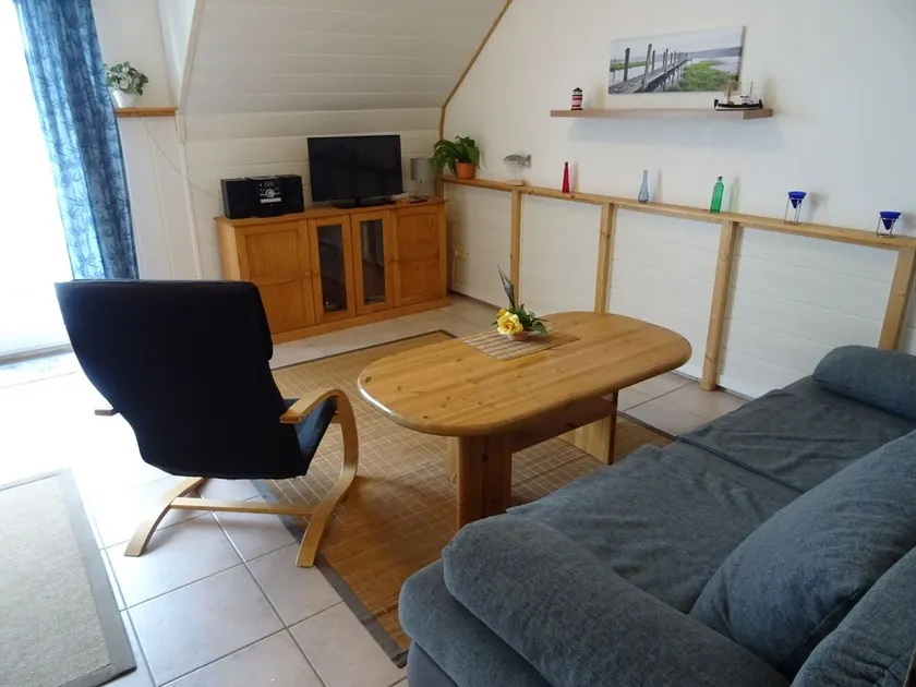 Apartment SEERÄUBER in a quiet location, balcony, only 300m to the green beach - Image 1