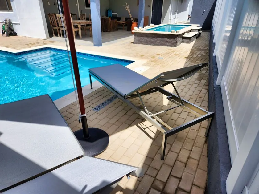 2 Best location Walk distance to beach,casinos,restaurants,bars,night life,shops - Image 1