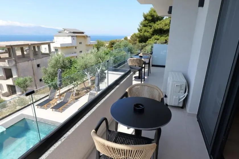 Safir Luxury Suites - Image 1