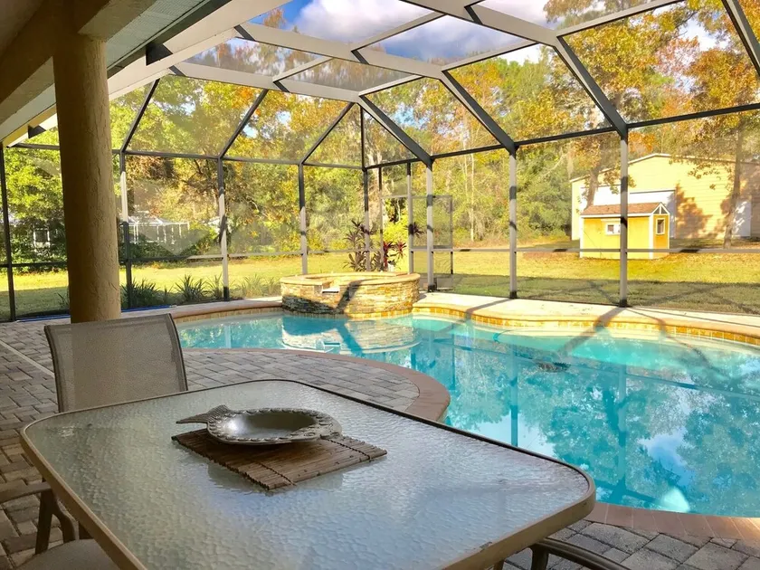 Spacious, fully furnished family friendly 3 bedroom home with private pool. - Image 1