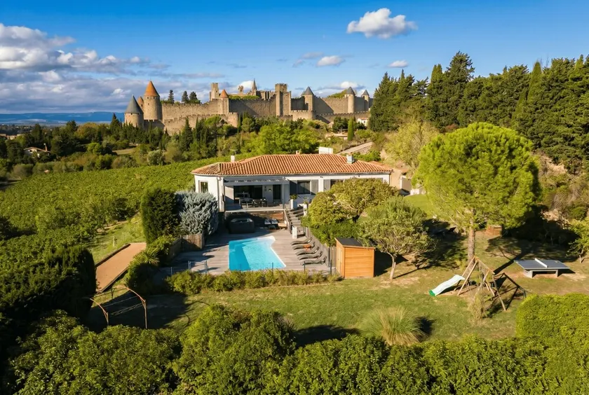 LUXURY VILLA · 200 m from Unesco Cité · pool, aircon, 2 jacuzzis - Image 1