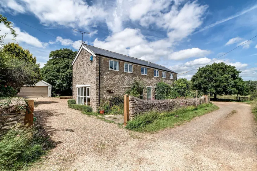 Meadow Cottage | Oxfordshire  Holiday Let | 4 Beds & Sleeps 8 - Image 1