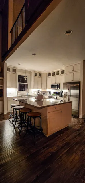 Holiday Haus: Lake Cowden Fall Fishing Getaway | Waterfront | Sleeps 8 - Image 1
