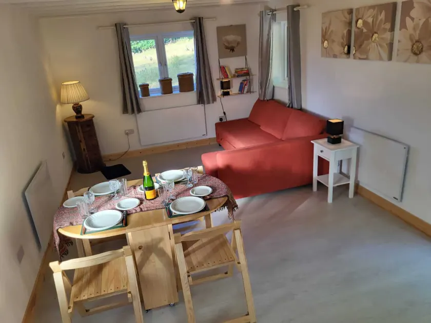 Rural Cottage| Stunning Views| with Free Parking| Quiet - Image 1