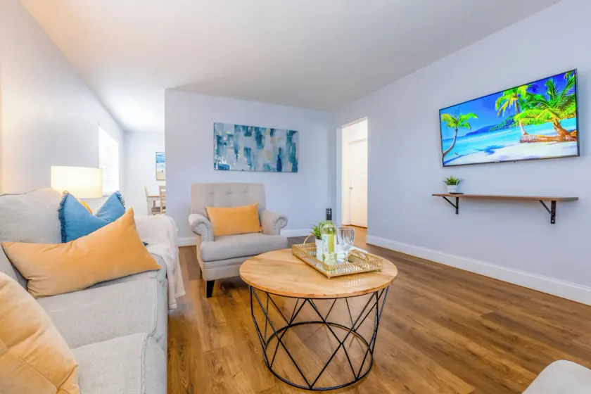 4ppl, 9 minutes to airport , BBQ, Top Location - Image 1