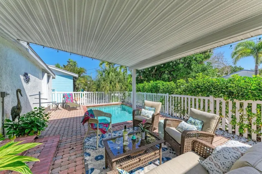 Seashell Oasis - Dog Friendly, Pool by Anna Maria Life - Image 1