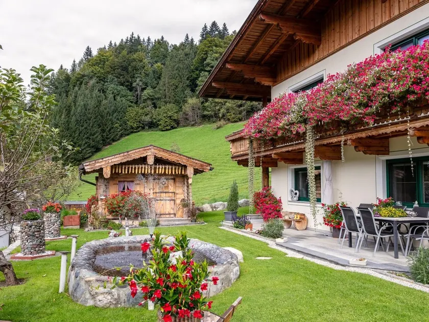 Cosy apartment with beautiful view from the balcony - Image 1