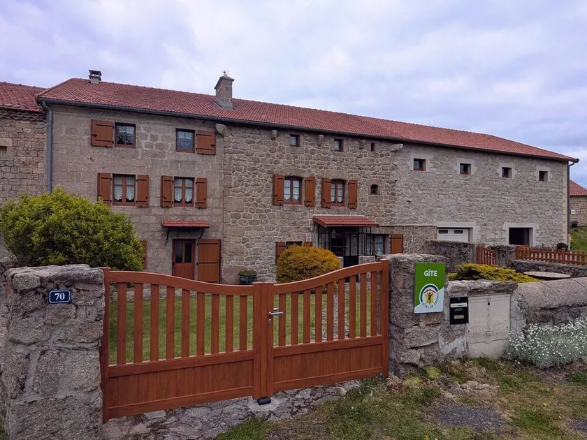 Spacious Gîte with Private Gym, Terrace & Garden, near Hiking & Fishing Spots - Image 1
