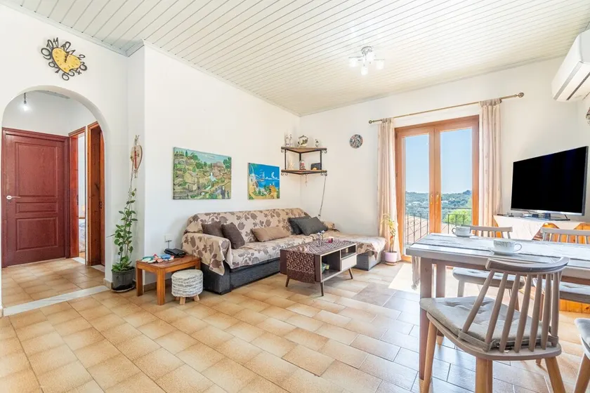 Holiday Home 'Victoria's House' with Sea View, Wi-Fi and Air Conditioning - Image 1
