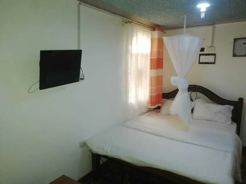Guest House Hotel Chrisna - Hostel - Image 1