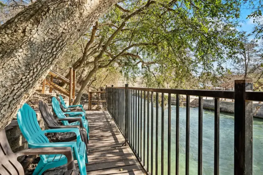 Haus w / accès privé à la rivière Comal & grande terrasse extérieure! Au coeur du NB! - Image 1