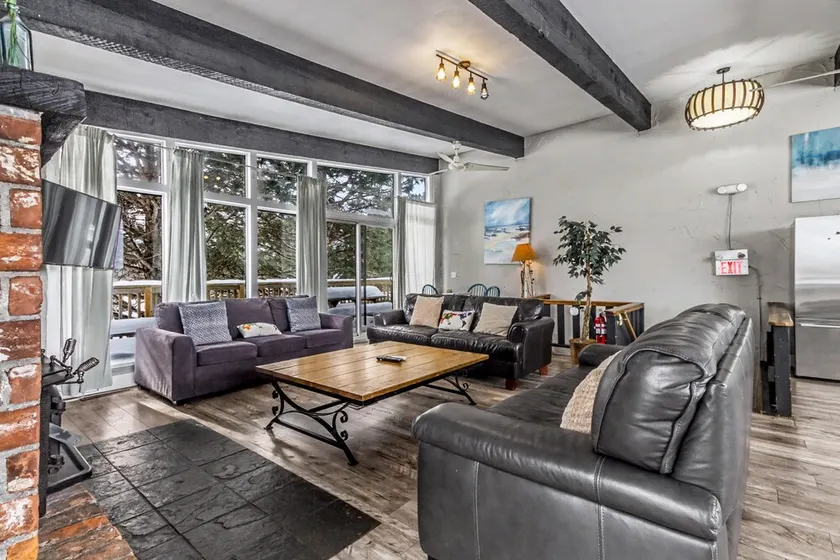Mountian View style chalet suisse - Image 1