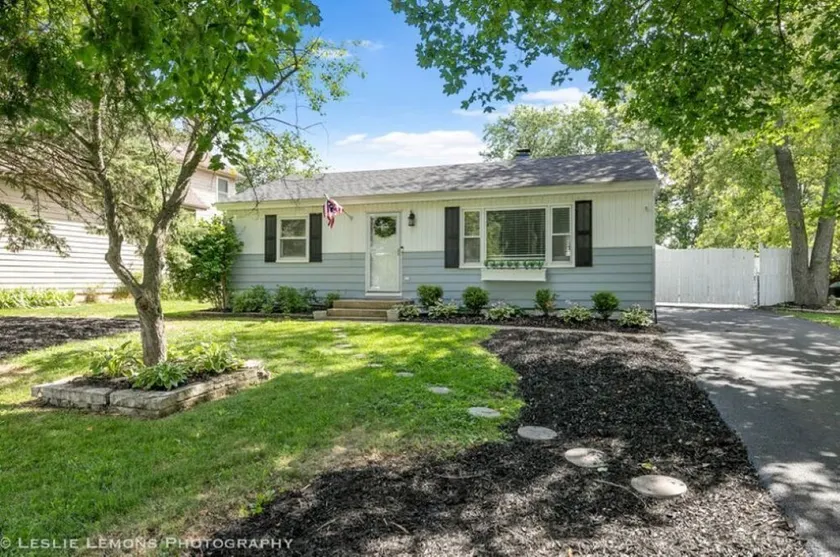 Fully Fenced In-Pet Friendly Cozy North Naperville 3 BED 2 BATH Home - Image 1