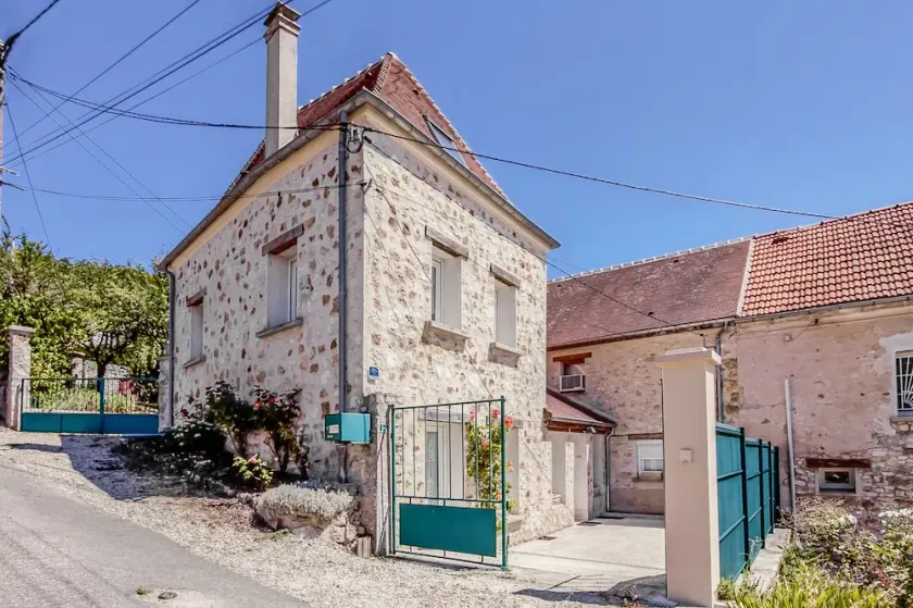 Gîte Leomie - Maison en pierre au pied des vignes - Monthurel - Image 1