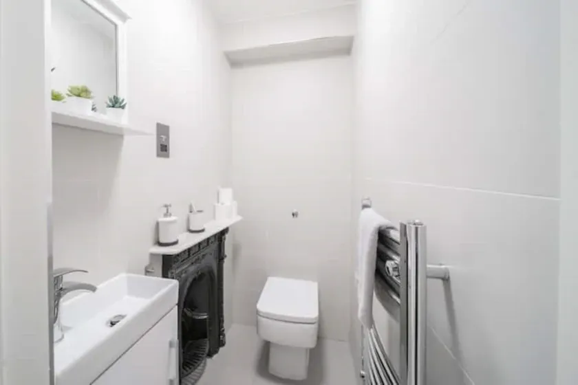 Beautiful 2 Bedroom House With Spacious Garden BBQ - Image 1