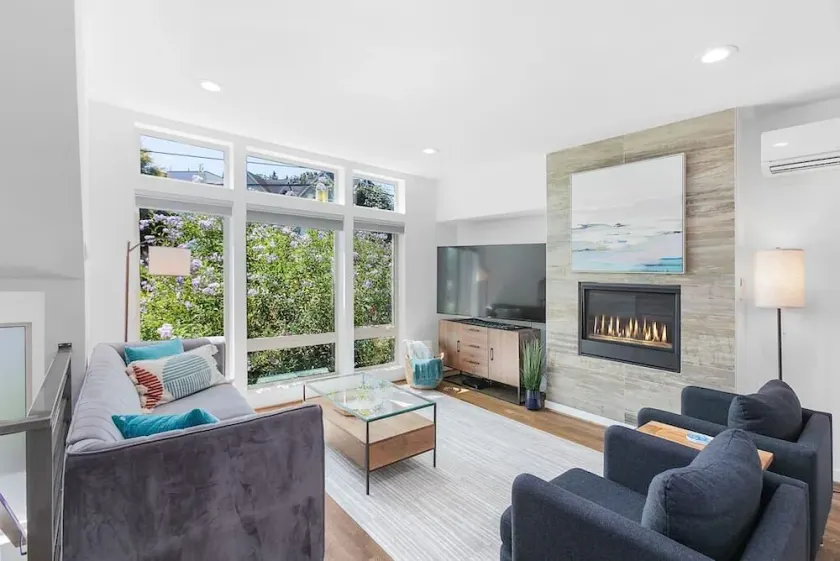 Decorated TownHome in Ballard with rooftop!!! - Image 1