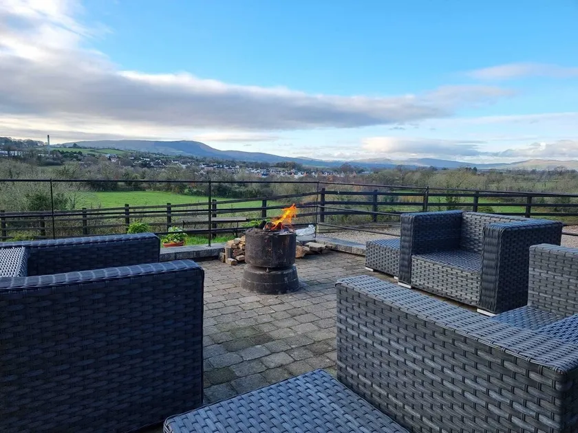 Lovely 4 Bedroom Northern Ireland Retreat - Image 1