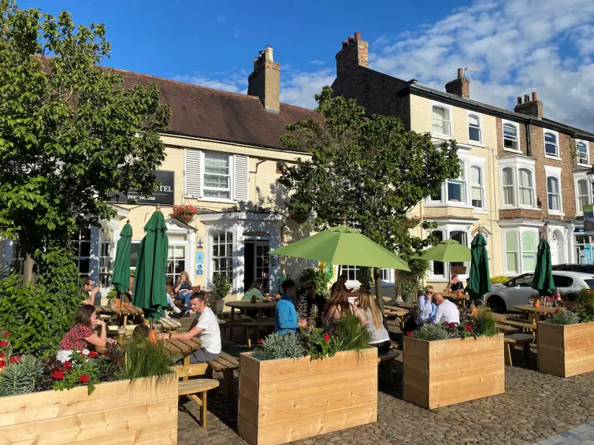 The George Hotel Easingwold - Image 1