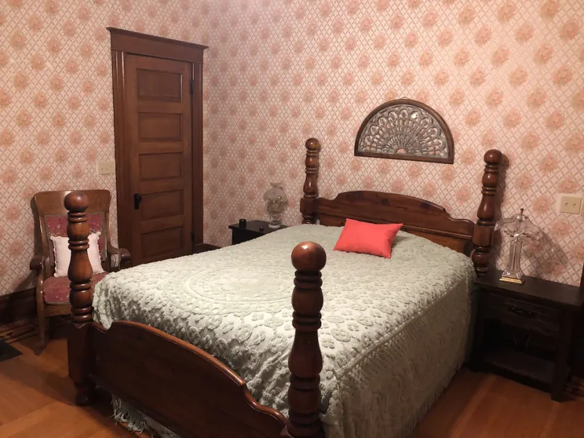 The Garden Room at Shoal Creek B&B - Image 1