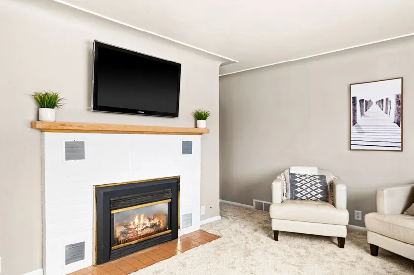 Cute and Cozy Hermantown Home! - Image 1