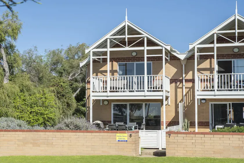 Beach Front Townhouse - Image 1