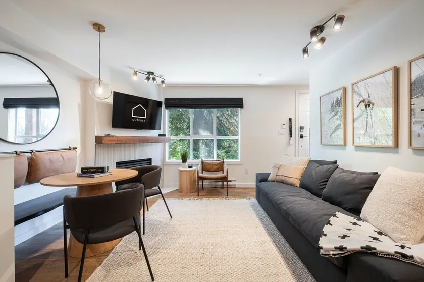 Amazing Location with PRIVATE Hot Tub by Harmony Whistler - Image 1