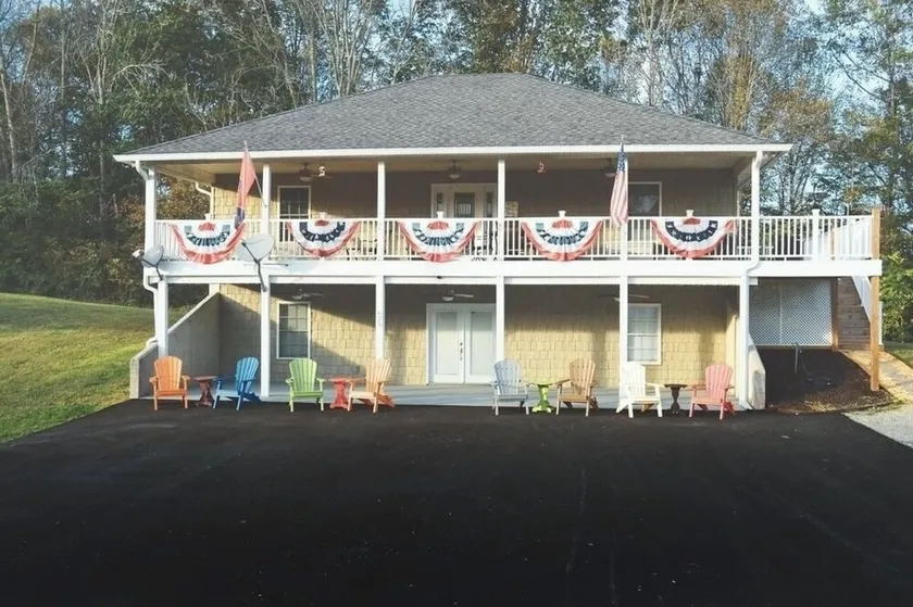 625 Frisco Ln, just up the hill from Sunset Marina, 4.4 miles from Byrdstown - Image 1